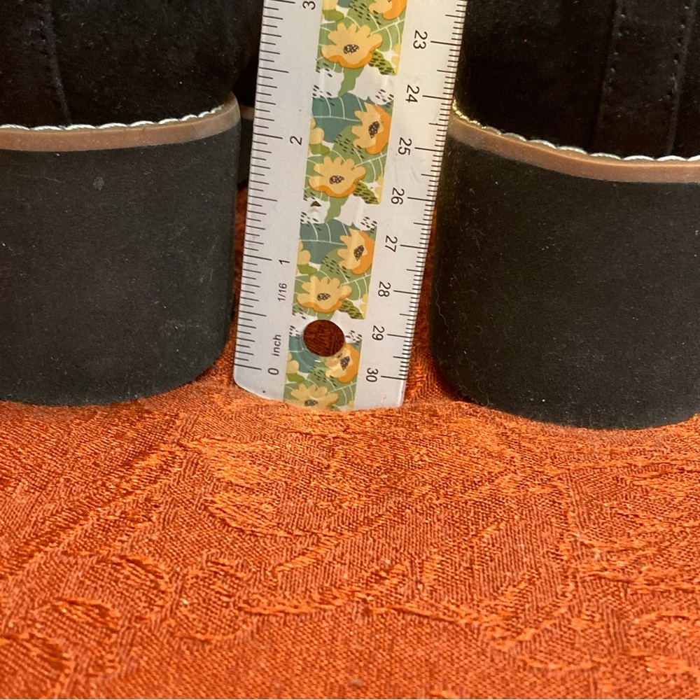 VIONIC  WOMENS WILLA WEDGE BLACK WATER REPELLENT SUEDE SIZE 8 WIDE NWOB - Picture 3 of 11